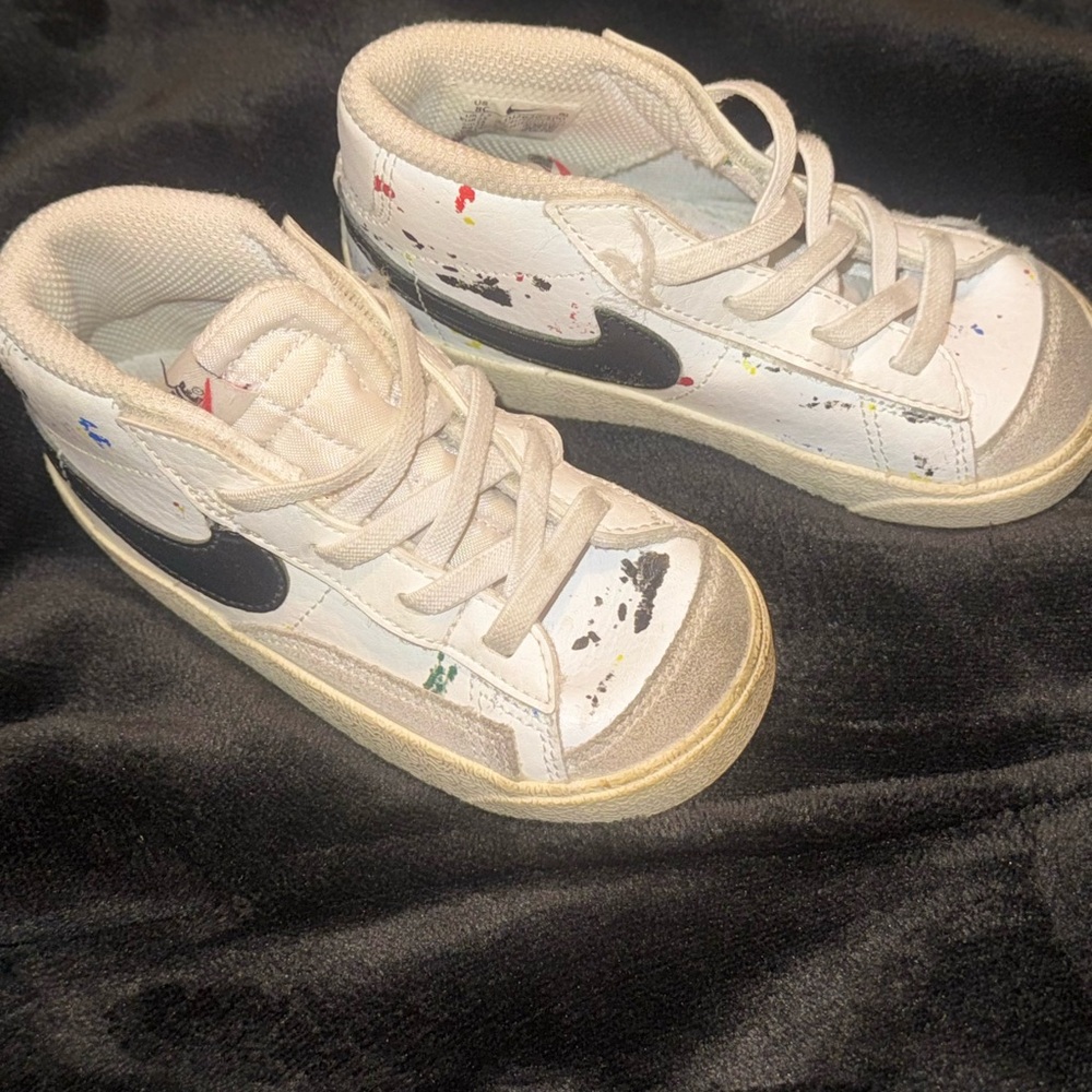 Nike Blazer Mid ‘77 Kids White Sneakers with Black Swoosh